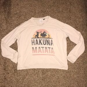 Cropped Long sleeve “Hakuna Matata” shirt